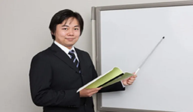 コンマ・ダッシュ・コロン・セミコロン…違いと使い方を生徒に教えられる？英作にも役立つ英語の同格表現！